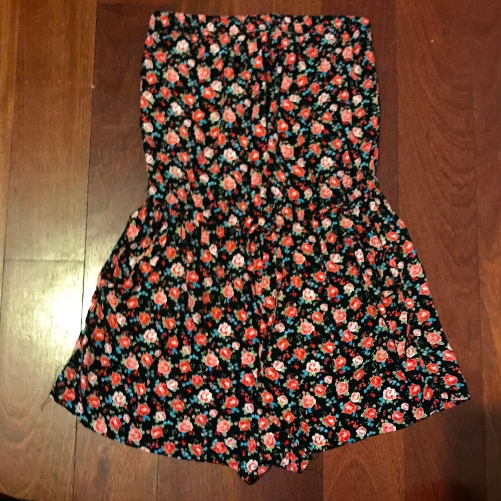 Forever 21 Strapless Floral Romper